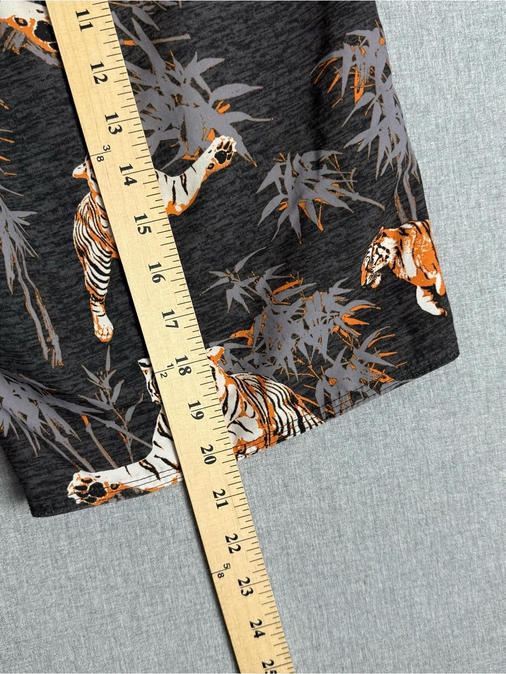 RS Surf Tiger Bamboo Board Shorts 28 Island Inspired Swim Trunks